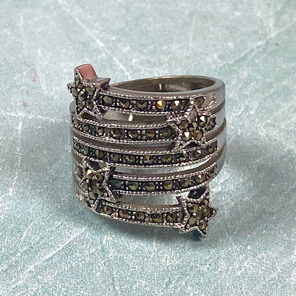 Sterling silver and marcasite swirl ring size 8 band ring shooting star